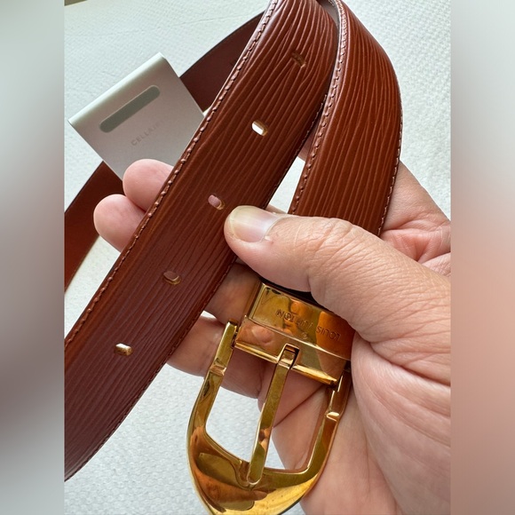 Firm price🔥LV womens Belt (110 or 44 size) - Picture 6 of 17